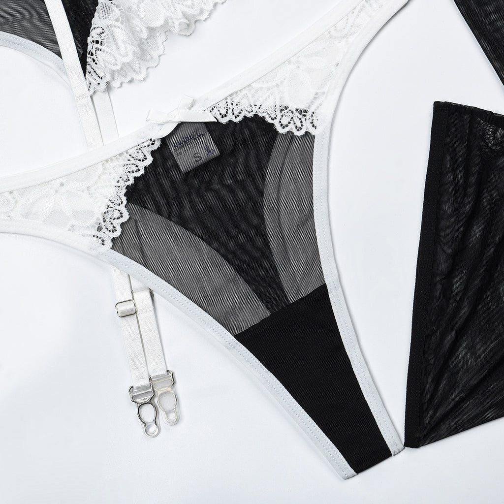 Wholesale Ladies Panties and Bra Set in Black and White Lace Panty Show